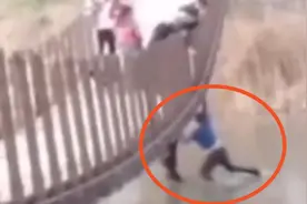 9岁男童坠河 他飞奔跳下3次托举救人！事后却撒谎了……图片