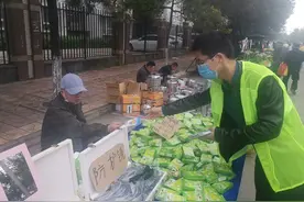 旌阳区黄许镇复工复产期间同步进行扫黑除恶宣传图片