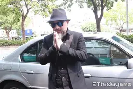 刘真羽化成仙后 辛龙仍现身爱妻灵堂陪伴图片