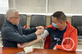如何选择电子血压计？重庆消委会比较了17款 告诉你选购时的注意事项图片