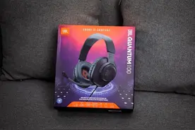 可拆卸麦克风 JBL QUANTUM 100头戴式游戏耳机评测图片