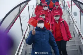 68天奋战终归来！除夕夜驰援武汉的上海首批援鄂医疗队回家图片