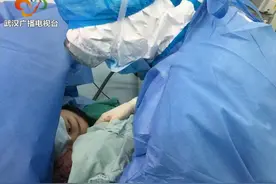 疫情期产妇两月未产检 足月发现胎儿巨大图片