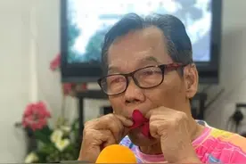 用树叶吹出传承非遗的心声图片