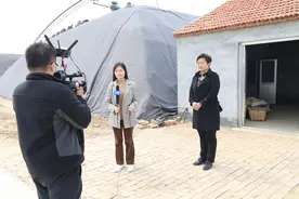 大棚变直播间，女乡长为有机果蔬代言图片