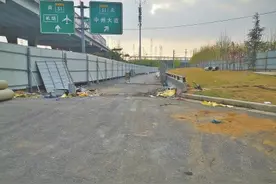 郑州南三环与机场高速互通立交一匝道迟迟不通啥原因？俩涉事单位说法不一图片