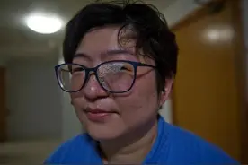 绍兴“蒙面拥抱”夫妻回归日常：好像又谈了一回恋爱，重新认识了彼此图片