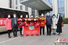 推迟婚期驰援湖北的“女战士”回家：疫情让我们更懂爱图片