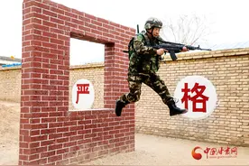 甘肃武警：实战演练阵势猛图片