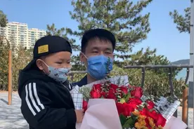 战“疫”英雄回家，老公带着孩子来迎接：“把她最想见的人带到她身边”图片