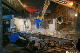 昨夜一声声“轰隆”巨响，湖南这个地方出动挖土机，拆了51个门店图片