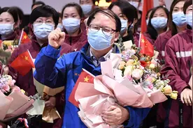 吴安华：坚守72天，为医护人员筑起安全防护墙 他回来了图片
