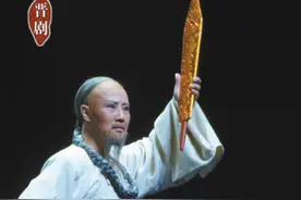 谢涛：栖居于红颜和长须之间图片
