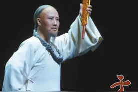 谢涛：栖居于红颜和长须之间图片