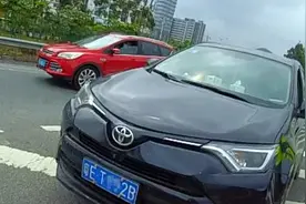 佛山小车来珠海后排3乘客都没系安全带，司机要扣19分图片