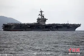 美航母舰长写信求援 罗斯福号2700名士兵被允许下船隔离图片