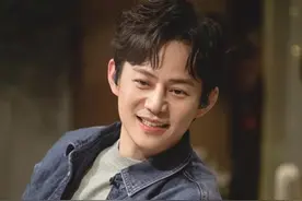 《朋友请听好》何炅谈追星心态掀讨论热潮金句频出被赞人生导师图片