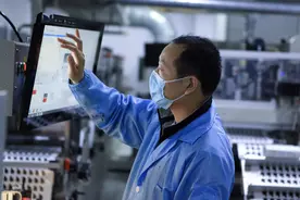 小芯片实现“云监控”常州这家公司创新研发的可穿戴测温贴很“优秀”图片