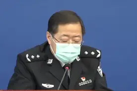 北京市公安局：违反防疫规定的坦桑尼亚籍男子，已被限期出境！视频封面