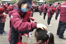 鲜花送给回家的妈妈图片