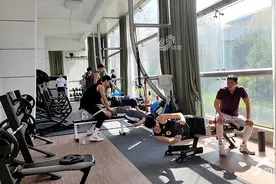山东西王男篮继续积极备战，贾诚：保持状态为联赛开启做足准备图片