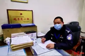 带着病中妻子的鼓励，他在看守所带头成立战时医疗小组图片