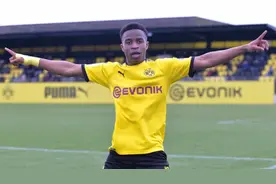 20场比赛34球！德甲修改年龄限制“方便”多特蒙德15岁新星图片