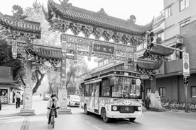 今起 成都开行17条假日公交线路图片