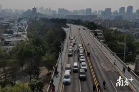 看着看着眼眶就湿了，这3分钟，让我们一起悼念图片