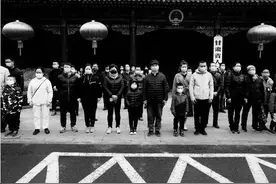 兰州市各界默哀三分钟致敬英雄悼念逝者图片