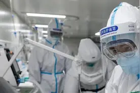 关舱前，市一雷神山团队把这些医疗装置留在了武汉图片