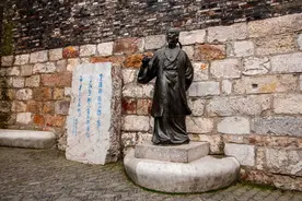 诗人竞技与名胜题写：从李白《登金陵凤凰台》谈起 | 一诗一会图片