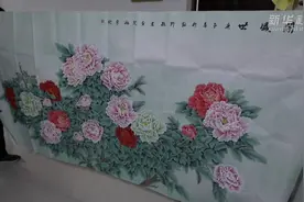 山东巨野：援鄂归来时 “牡丹”赠英雄视频封面