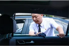脱下军装，他们仍在守护你我图片
