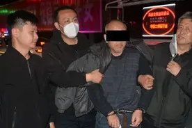 几句口角心生歹念，呼和浩特一男子持刀杀人潜逃26年……图片