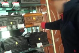 清明系列调查丨成本四百元骨灰盒卖万元视频封面