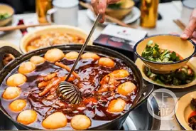 捡趴活吗？1000份霸王餐、100万份福利券、5折的饭票……餐饮品牌联手发起狂吃节图片