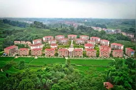 让搬迁户稳得住且能致富 四川大竹异地扶贫搬迁“搬”出美好生活图片