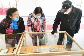 小区居民的时代风采图片