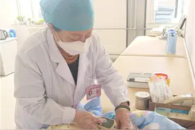 别动，让我来！蓬莱近60岁老妇保工作者何春玉疫情之中显担当图片