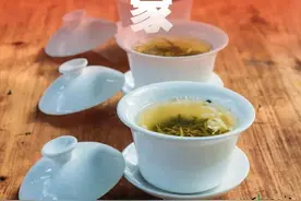 74天，四川医疗队一共救治了2163名患者图片