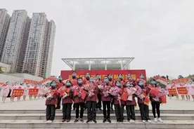 奋战58个日夜，英雄们回家了图片