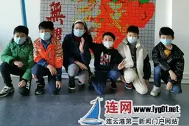 致敬英雄！1156块魔方拼出钟南山头像图片