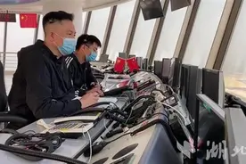 首架离汉客运航班起飞 塔台对话让人振奋……图片