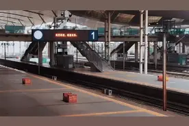 时隔76天，武汉铁路重启离汉通道图片