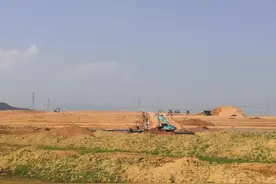 万亩荒地即将华丽变身 华墅乡土地综合整治有序推进图片