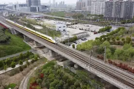 今天，商合杭高铁“拍了拍”你：我来啦图片