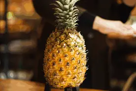 吃菠萝用盐水泡，到底好不好？图片