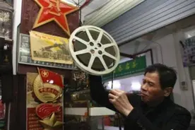 广西老人痴迷老物件收藏，数千件藏品讲述“光阴的故事”图片