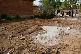陆良大莫古镇对强占集体土地进行强制清表图片